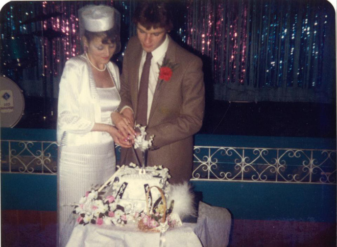 Chồng chuyển giới sau 35 năm chung sống, vợ vẫn bằng lòng tiếp tục ở bên người mình yêu thương