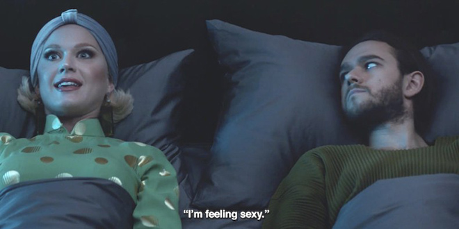 Katy Perry tung MV 365 đúng ngày Valentine, lại là áo dài của NTK Công Trí?