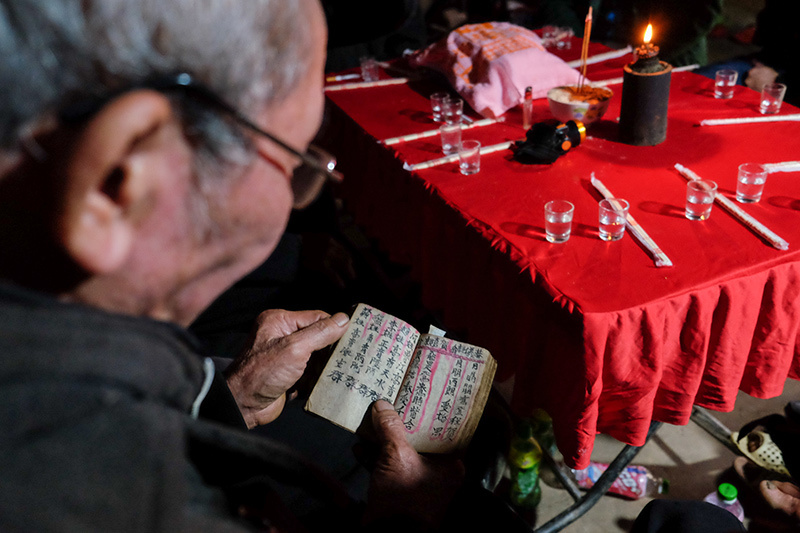 Màn kiểm tra lễ vật suốt 30 phút trong đám cưới đặc biệt ở Hà Giang