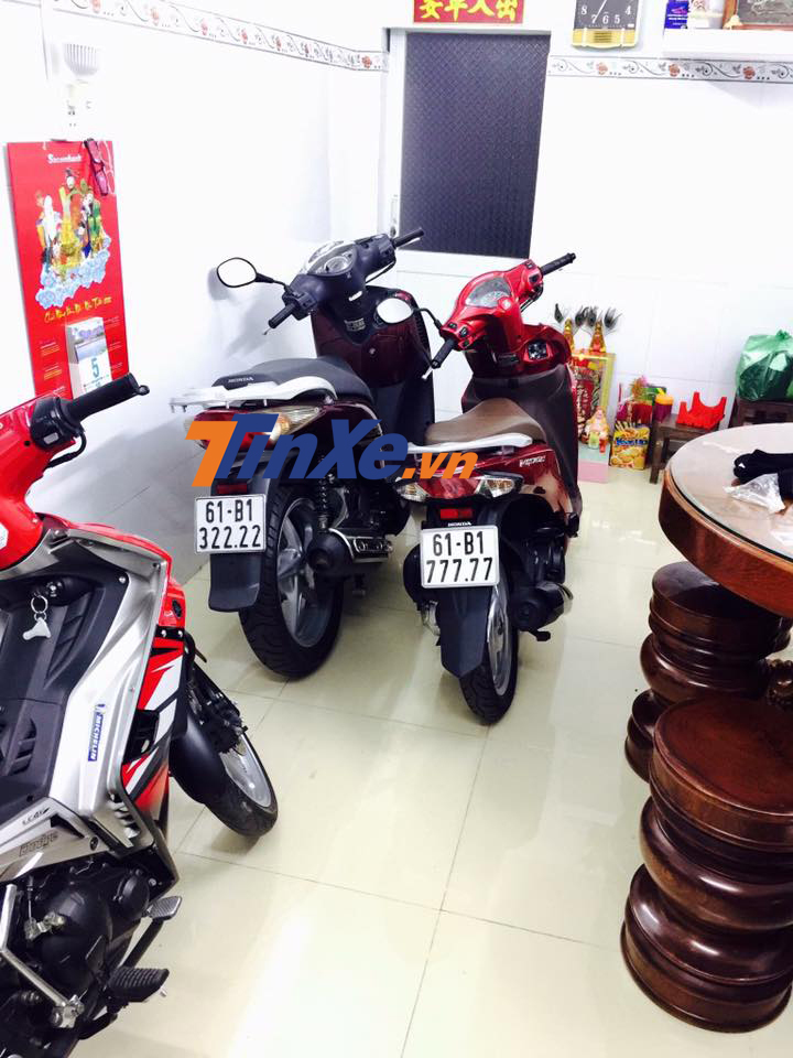 Xe máy rẻ đeo biển khủng, đẳng cấp dân chơi Hai Lúa