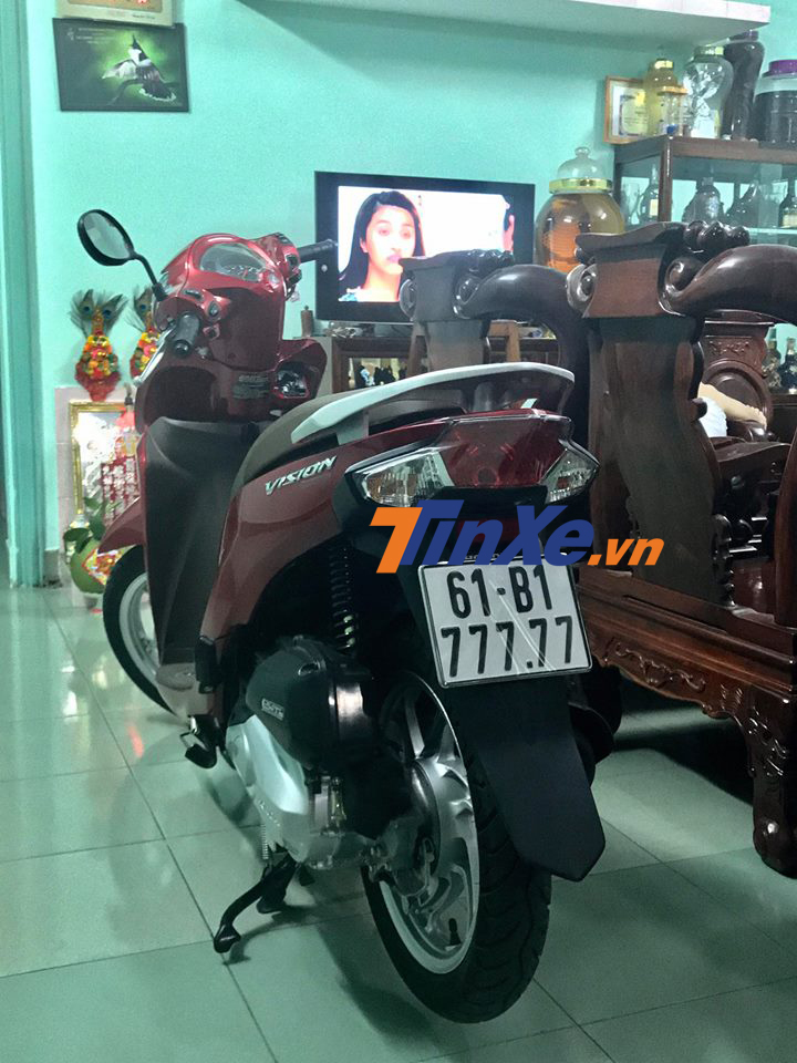 Xe máy rẻ đeo biển khủng, đẳng cấp dân chơi Hai Lúa