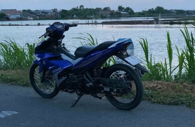 Xe máy rẻ đeo biển khủng, đẳng cấp dân chơi Hai Lúa