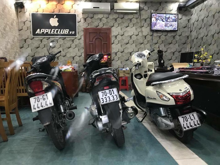 Xe máy rẻ đeo biển khủng, đẳng cấp dân chơi Hai Lúa