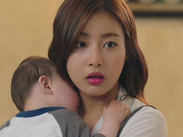 Từng vung tiền đuổi đi khi biết tôi có thai, bây giờ mẹ của người yêu cũ lại lạy lục xin nhận cháu