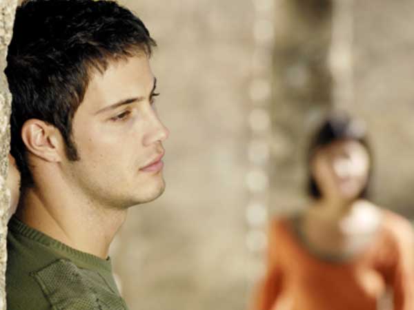 Bị mọi người quay lưng, tôi vẫn yêu người phụ nữ đã có gia đình