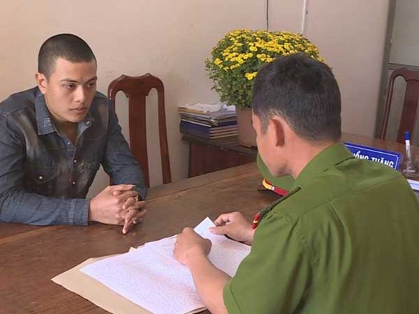 Cho vay nặng lãi rồi xông vào nhà dọa chặt tay