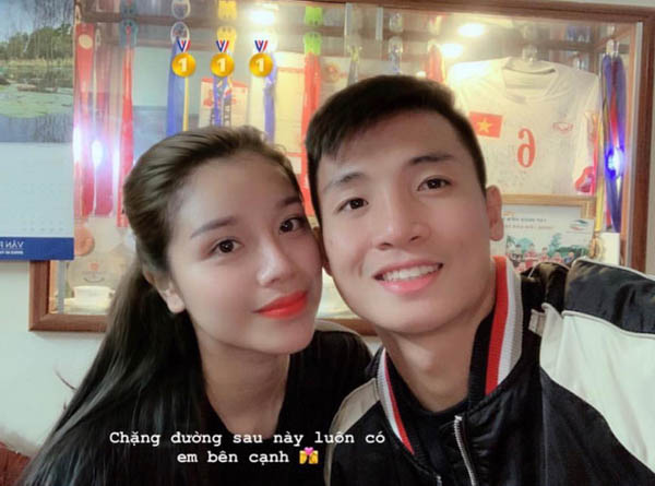 Bạn gái Tư Dũng lộ ảnh thời chưa dậy thì khác hẳn nhan sắc xinh đẹp hiện tại Bạn gái Tư Dũng lộ ảnh thời chưa dậy thì khác hẳn nhan sắc xinh đẹp hiện tại