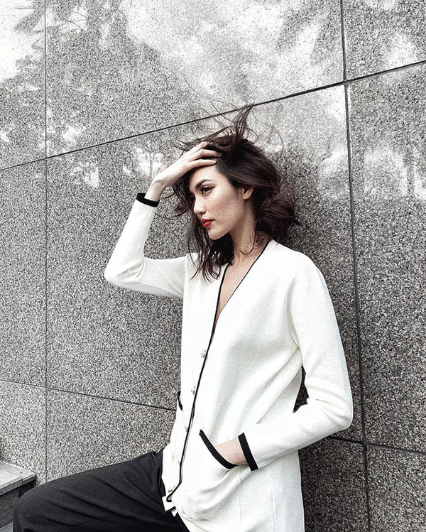 Có thể gọi Lan Khuê là nữ hoàng son môi đỏ vì nhan sắc của cô là sự tổng hòa tất thảy những yếu tố này