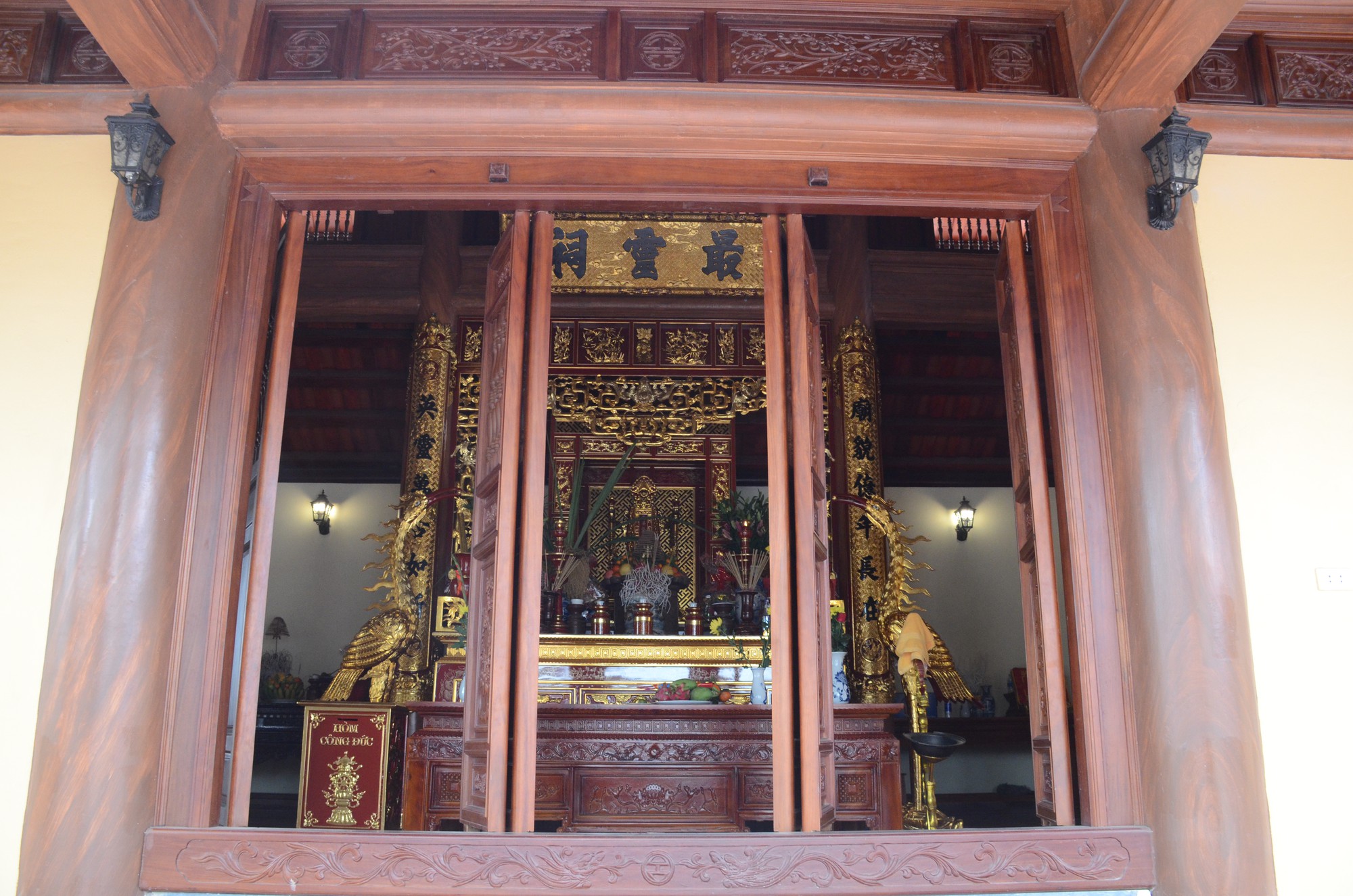 Cận cảnh ngôi miếu 17 tỷ đồng, nơi đôi vợ chồng làm chuyện ấy trước hàng ngàn người trong lễ hội linh tinh tình phộc