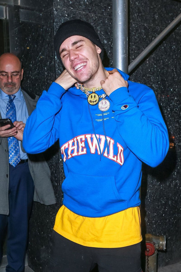 Justin Bieber phơi phới bên vợ sau điều trị trầm cảm