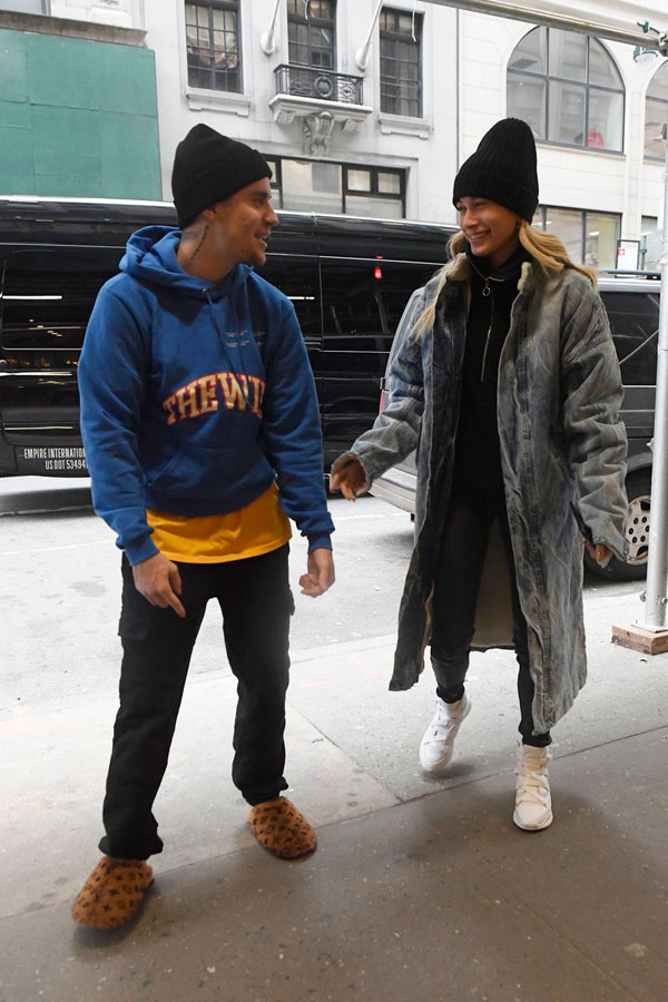 Justin Bieber phơi phới bên vợ sau điều trị trầm cảm