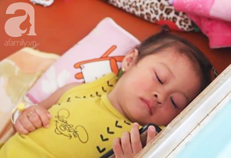 Dịch sởi đang diễn biến bất thường nhưng nhiều bà mẹ vẫn anti vaccine: Coi chừng mất mạng con