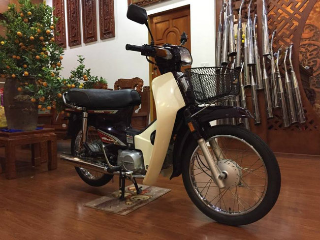 Xôn xao xe máy cũ còn zin giá trăm triệu đồng