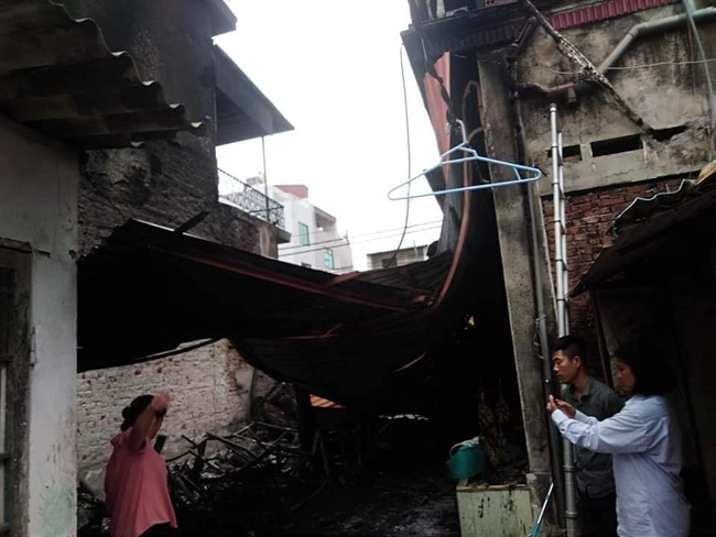 Hà Nội: Người phụ nữ tử vong ngày mồng 1 Tết sau khi có vật lạ tẩm xăng được ném vào nhà