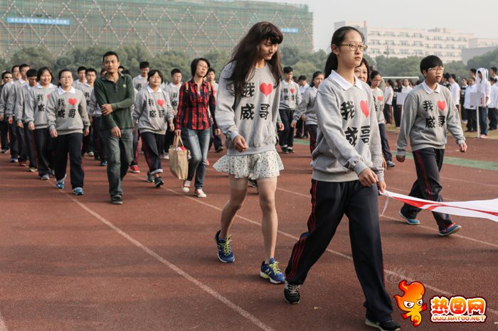 Cười ngất với những màn hoá trang ở đại hội thể thao trường học: Không có lầy nhất, chỉ có lầy hơn!