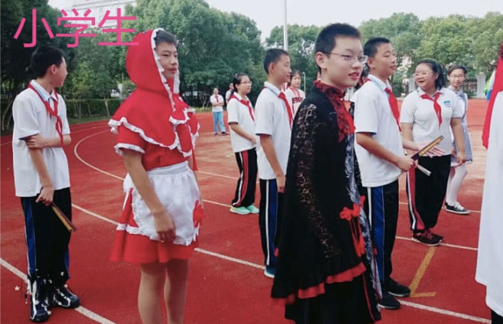 Cười ngất với những màn hoá trang ở đại hội thể thao trường học: Không có lầy nhất, chỉ có lầy hơn!