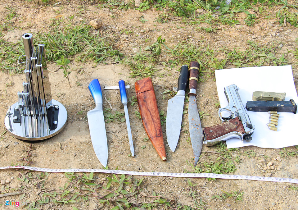 Khẩu súng của nhóm cố thủ trong ôtô suốt nhiều giờ đã lên đạn