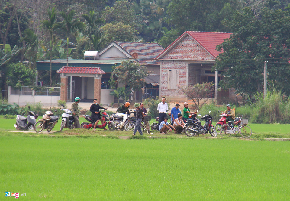 Khẩu súng của nhóm cố thủ trong ôtô suốt nhiều giờ đã lên đạn