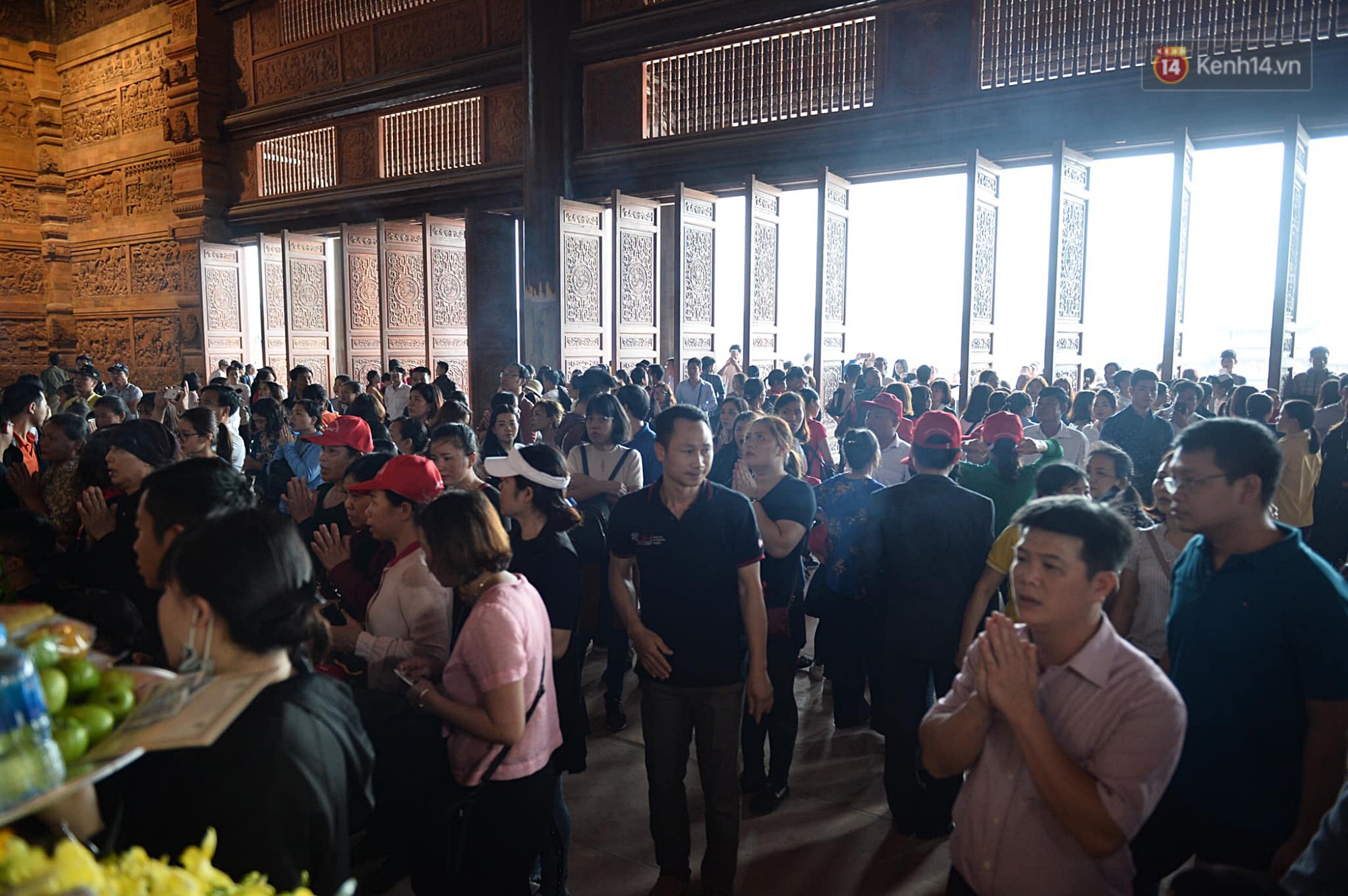 Hơn 30.000 Phật tử và du khách thập phương đổ về khai hội ngôi chùa lớn nhất Việt Nam