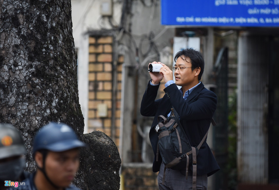 Đông đảo phóng viên ‘săn’ các điểm nóng trước hội nghị Trump - Kim