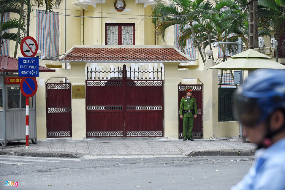 Đông đảo phóng viên ‘săn’ các điểm nóng trước hội nghị Trump - Kim