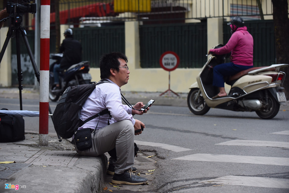 Đông đảo phóng viên ‘săn’ các điểm nóng trước hội nghị Trump - Kim