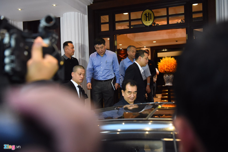 Đông đảo phóng viên ‘săn’ các điểm nóng trước hội nghị Trump - Kim