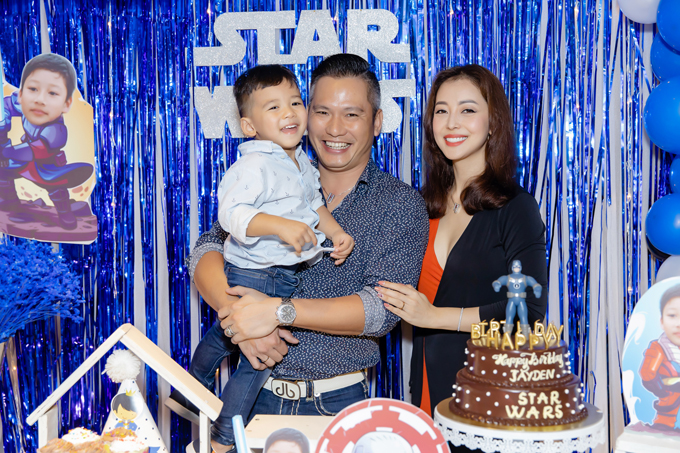 Vợ chồng Jennifer Phạm tổ chức sinh nhật cho Bảo Nam