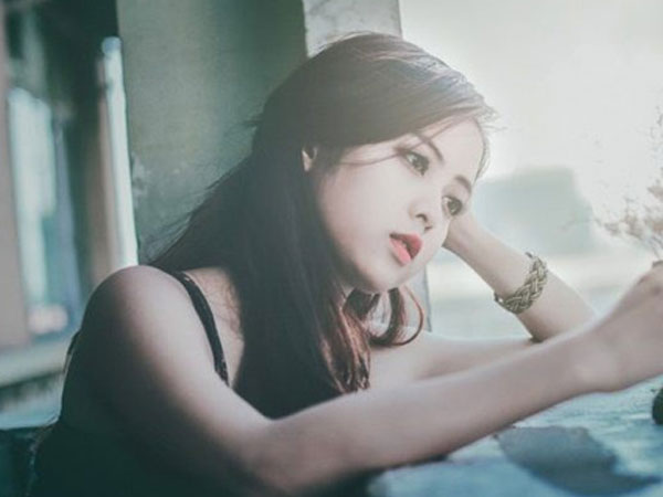 Tới tiệm vàng, tôi giật nảy mình khi thấy bố chồng bế đứa bé đứng ở đó nhưng cách xưng hô mới đáng kinh ngạc