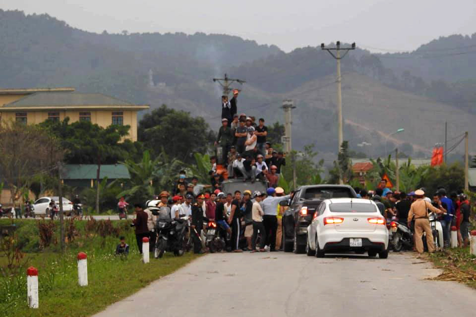 Trước phút quy hàng, kẻ buôn ma túy dí súng vào đầu đòi tự vẫn