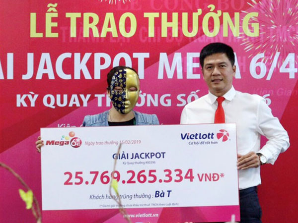 Người phụ nữ Cà Mau trúng độc đắc 25,7 tỷ khi mua vé số tại Kiên Giang