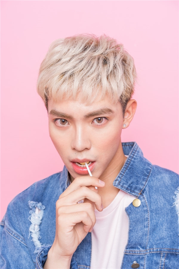 Các nhóm nam Vpop liên tục vướng tai tiếng đạo nhái, gạ tình