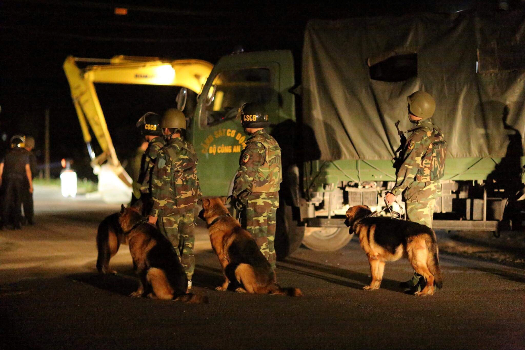 Vụ đối tượng cầm súng, lựu đạn cố thủ: Thu giữ gần 10 kg ma túy