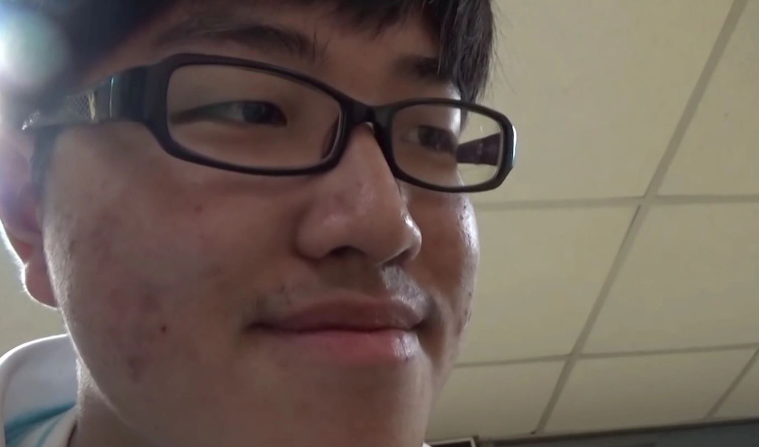 Chỉ một câu nói đầy phũ phàng của hoa khôi lớp đã khiến hoàng tử cóc lột xác thành hot boy