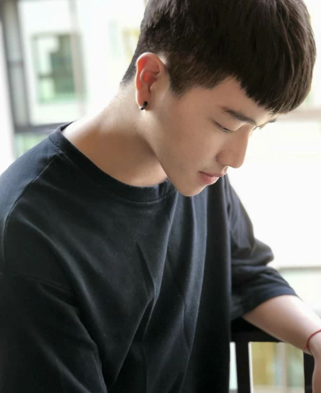 Chỉ một câu nói đầy phũ phàng của hoa khôi lớp đã khiến hoàng tử cóc lột xác thành hot boy