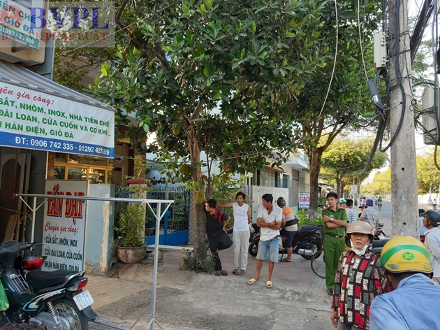 Nhóm đối tượng hùng hổ mang hàng nóng truy sát hai thanh niên kinh hoàng trên phố