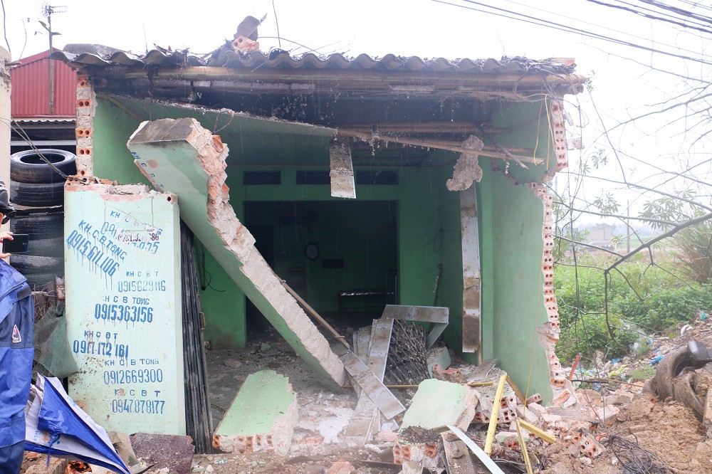 Hiện trường vụ tai nạn liên hoàn trên Quốc lộ 1A khiến 8 người thương vong