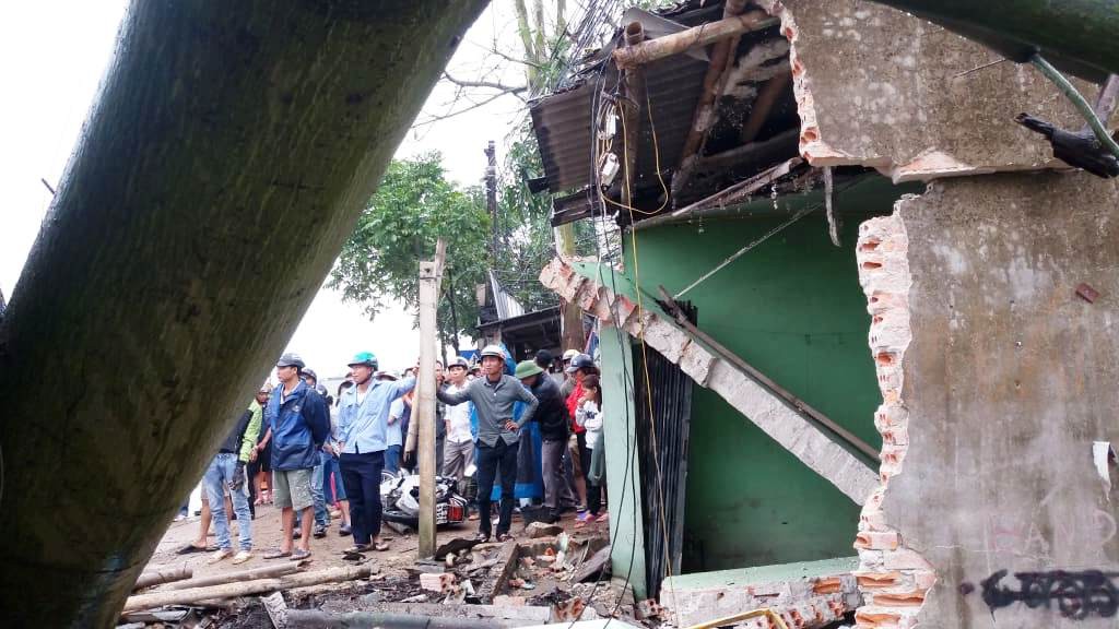 Hiện trường vụ tai nạn liên hoàn trên Quốc lộ 1A khiến 8 người thương vong