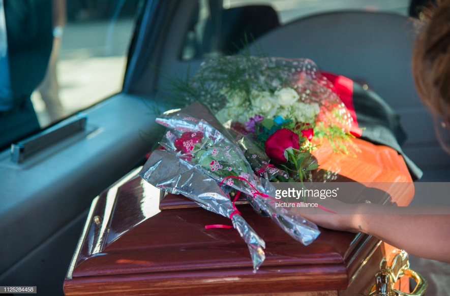 Biển nước mắt ở quê nhà tiễn đưa Sala - cầu thủ xấu số thiệt mạng trên đường đi ra mắt đội bóng mới