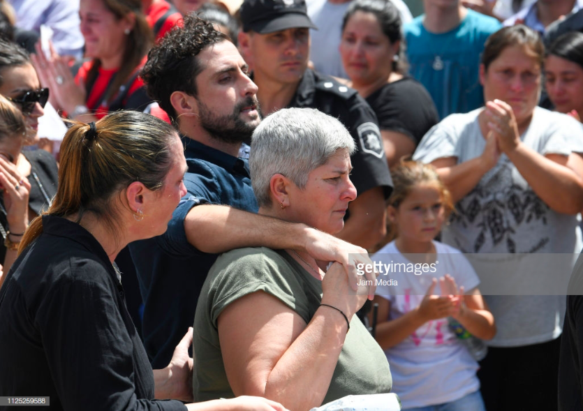 Biển nước mắt ở quê nhà tiễn đưa Sala - cầu thủ xấu số thiệt mạng trên đường đi ra mắt đội bóng mới