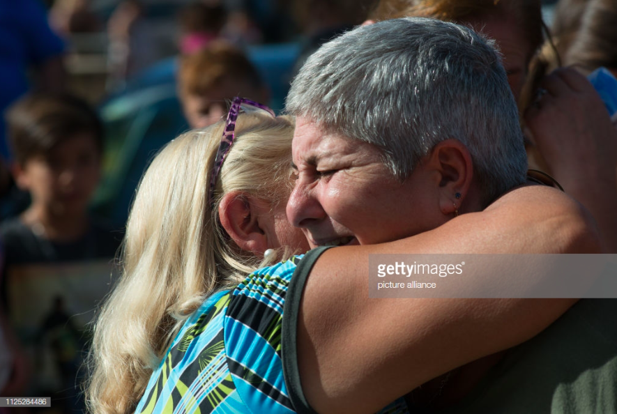 Biển nước mắt ở quê nhà tiễn đưa Sala - cầu thủ xấu số thiệt mạng trên đường đi ra mắt đội bóng mới