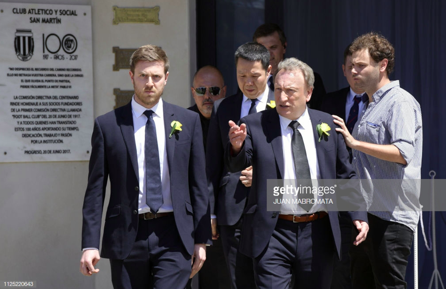 Biển nước mắt ở quê nhà tiễn đưa Sala - cầu thủ xấu số thiệt mạng trên đường đi ra mắt đội bóng mới