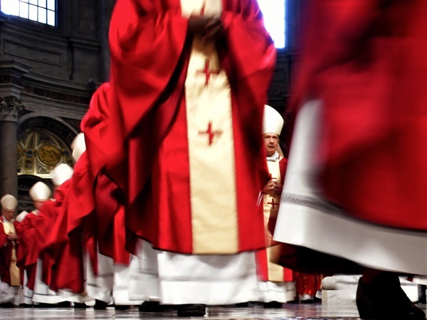 Tiết lộ gây sốc: 80% giáo sĩ Vatican là người đồng tính