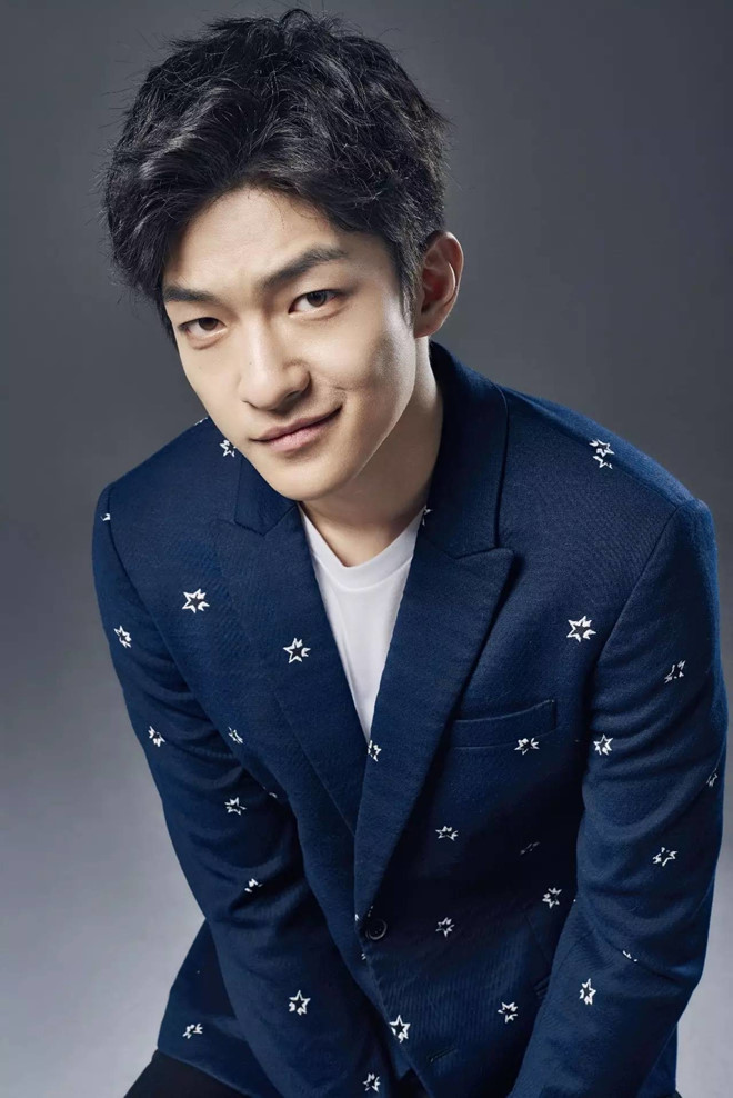 Nam chính Lưu lạc địa cầu gây bão mạng xã hội Trung Quốc