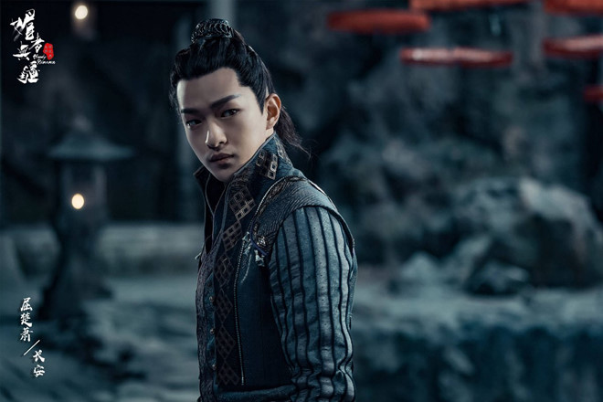 Nam chính Lưu lạc địa cầu gây bão mạng xã hội Trung Quốc