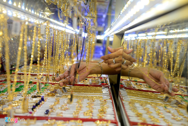 Buôn vàng thời nay lời lãi ra sao?