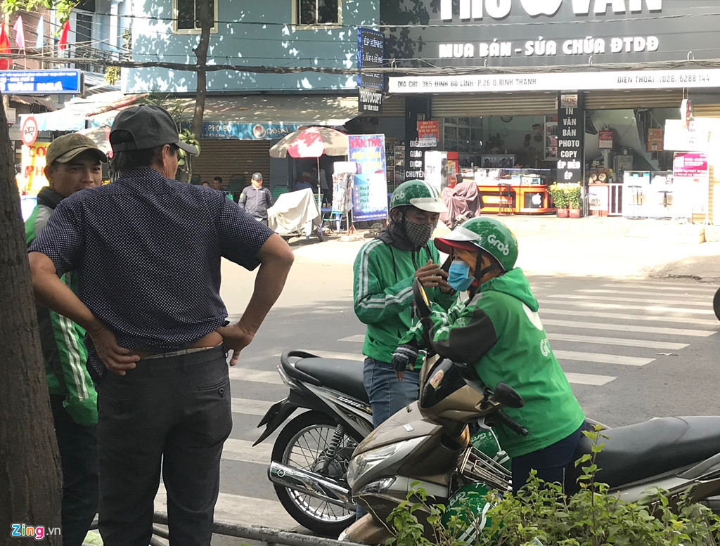 Tài xế mang áo Grab chặt chém khách hàng Sài Gòn sau Tết