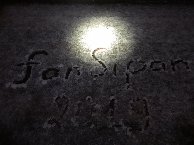 Đỉnh Fansipan phủ kín băng trắng sau cơn mưa kéo dài 30 phút