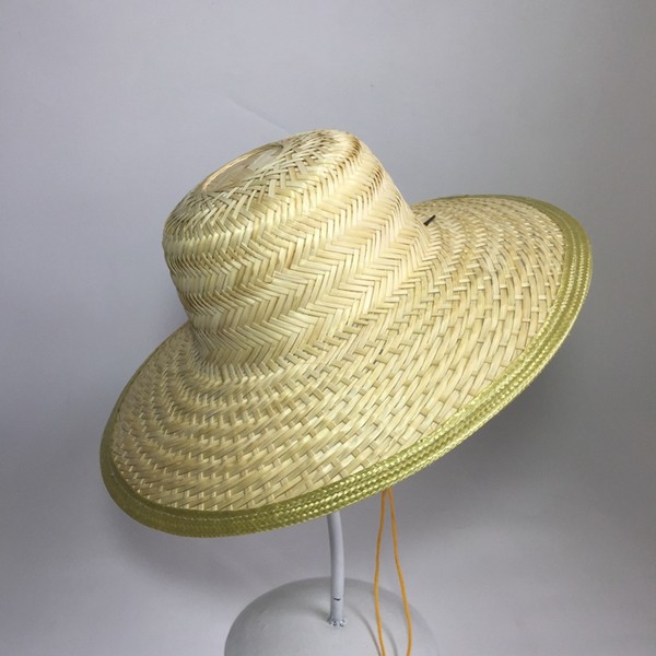 Cư dân mạng Việt thích thú vì mũ Gucci giá 9 triệu đồng giống với mũ nan hàng Việt giá 80.000 đồng