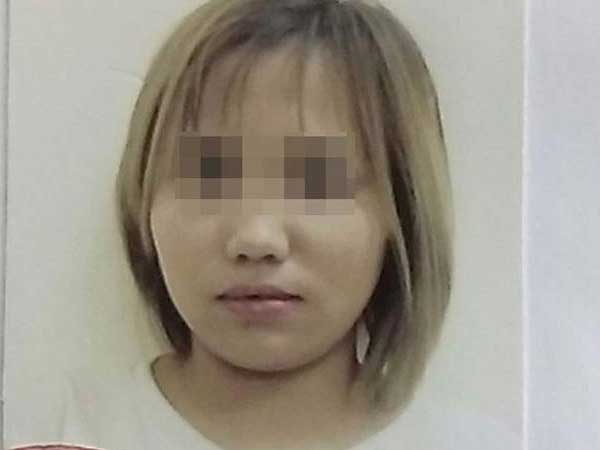 Nữ tiếp viên lên mạng môi giới bán dâm